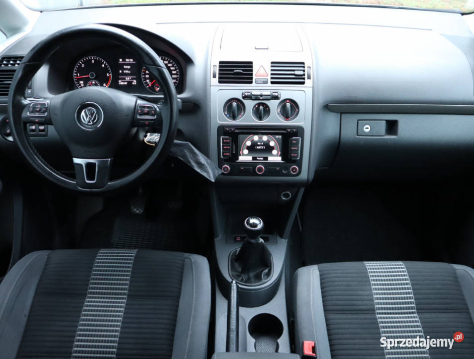 VW Touran 14 TSI relingi dachowe