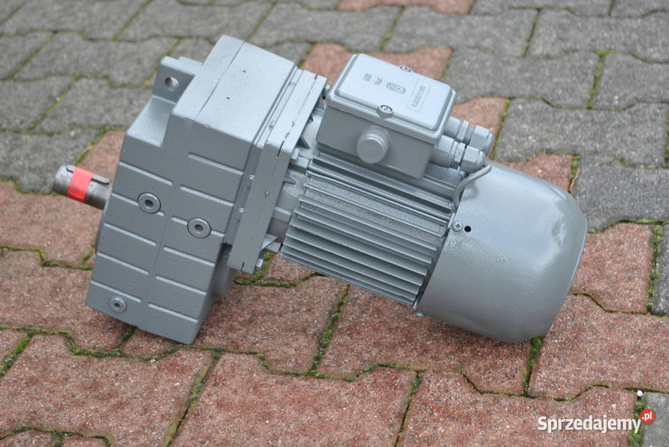 Motoreduktor 055kw 19obrmin z hamulcem LENZE Kargowa
