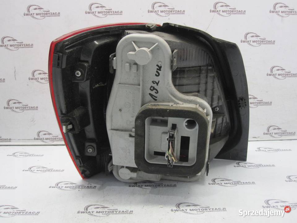VW POLO V 11r lampa prawa tył 6R0945258B