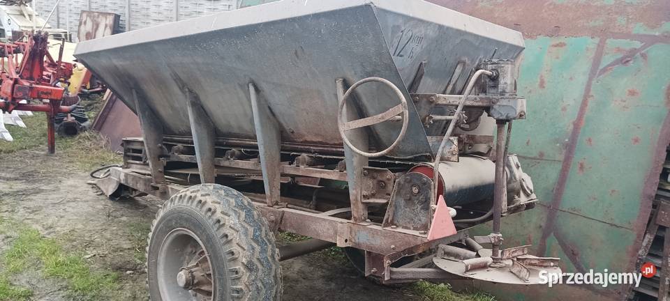 Rozsiewacz Rcw do wapna i nawozów Dylewo