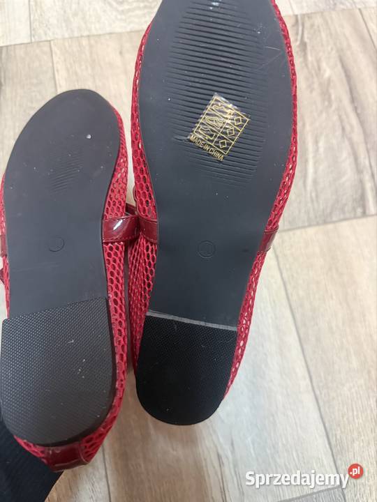 49 Czerwone siateczkowe baleriny wieczorowe z Kraków sprzedam