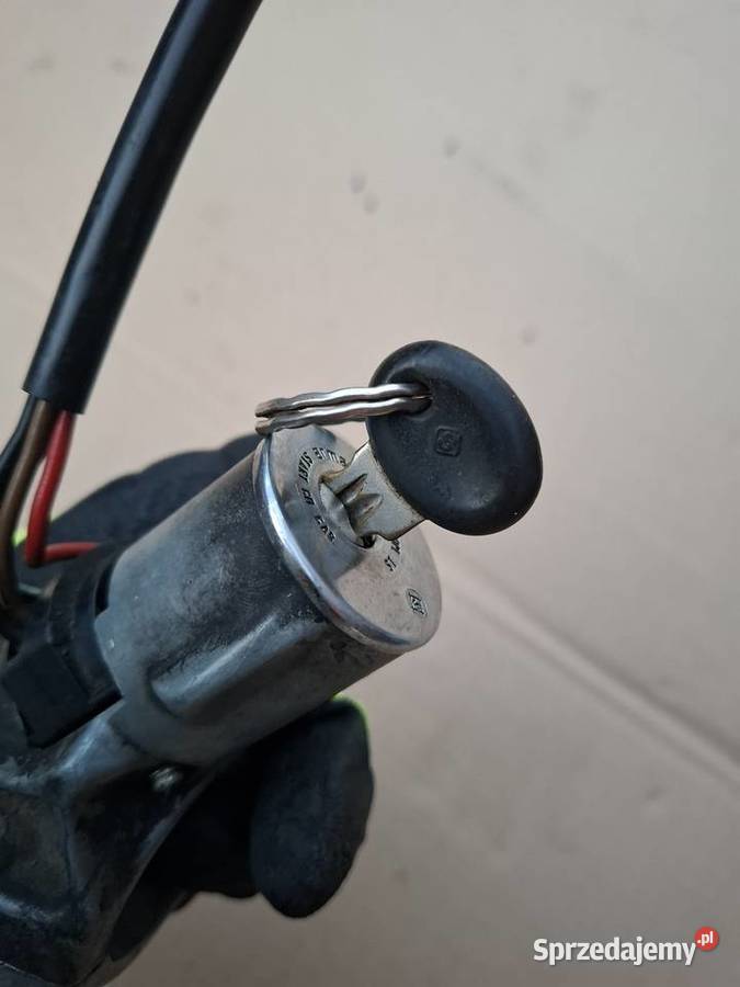 Stacyjka kostka stacyjki 4 piny Fiat 126p Maluch Stacyjki i kluczyki Strzelce Opolskie