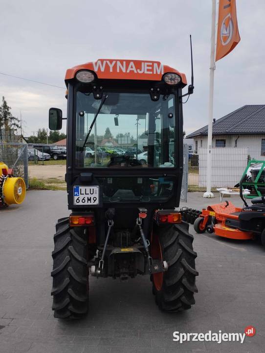 Ciągnik Kubota B1161 4x4 brutto Kabina ogrzewana Księżyno