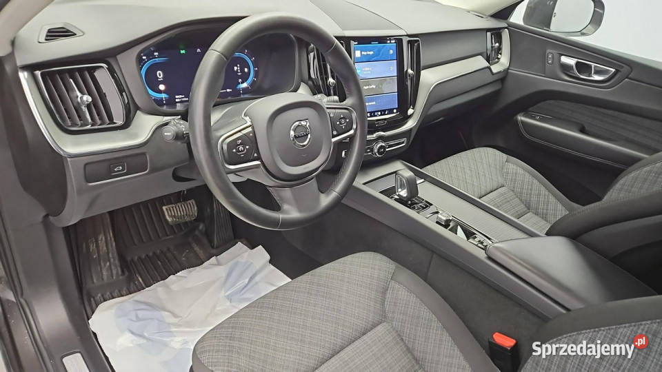 Volvo XC 60 B4 D Core aut Z Polskiego Salonu