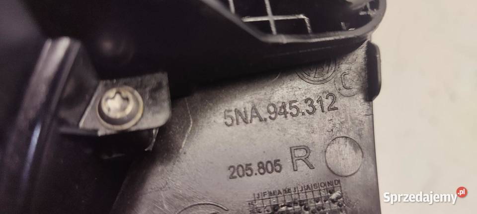 VW TIGUAN II LAMPA PRAWY TYŁ 5NA945096D Lampy cofania