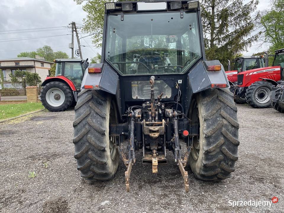 Valtra 6400 ładowacz Stoll łódzkie Biała sprzedam