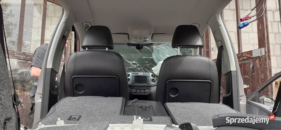 Fotele kanapa czarna Skóra isofix VW Tiguan Rok produkcji 2011 podkarpackie Nisko