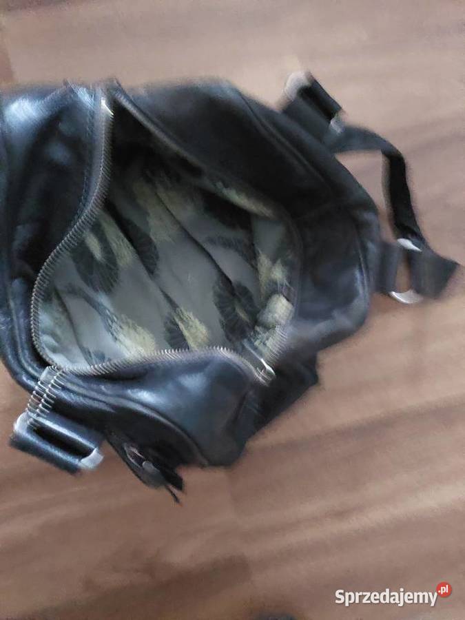 Torebka skórzana czarna dużo kieszonek do ręki i Wrocław