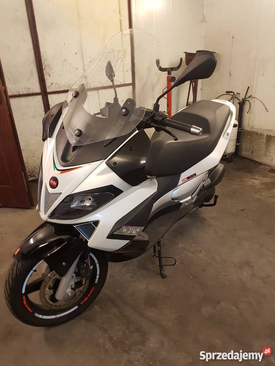 Aprilia SR 125 model z końca 2015 elektryczny starter Aprilia Brzesko sprzedam