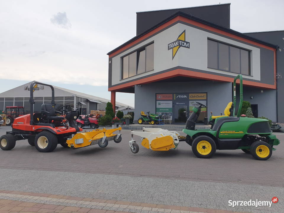 Profesjonalny sprzęt koszący John Deere 4x4 z Kobiele Wielkie