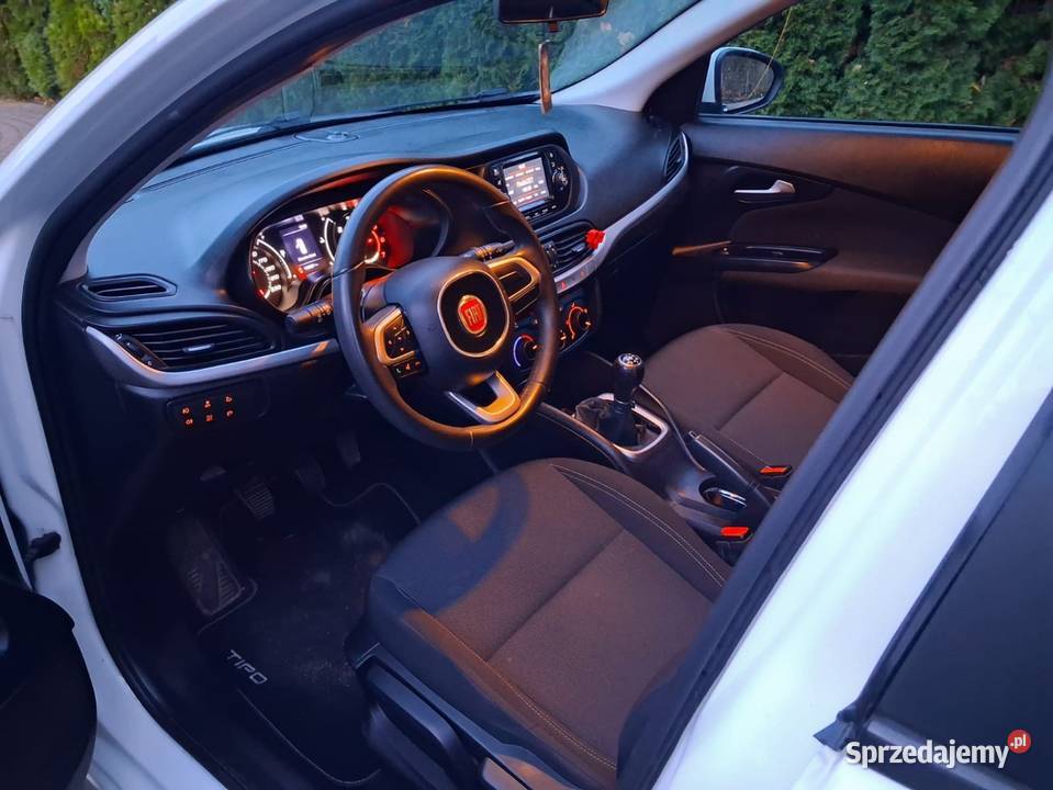 Fiat Tipo StationWagon 13 Multijet światła przeciwmgielne Głowienka sprzedam