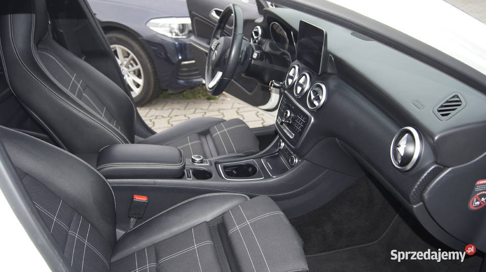 SALON POLSKA PAKIET AMG Warszawa