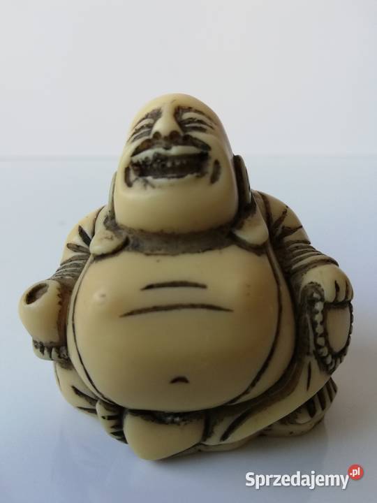 Śmiejący się szczęśliwy siedzący Budda figurka z sprzedam