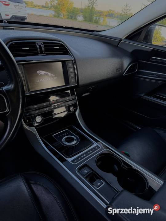 Jaguar XE mazowieckie Płock