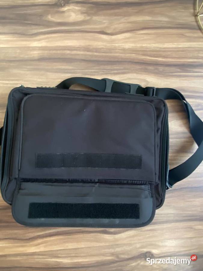 Czarna torba na laptopa na ramię i do ręki stan Płock