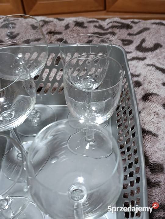 kieliszki np do wina
