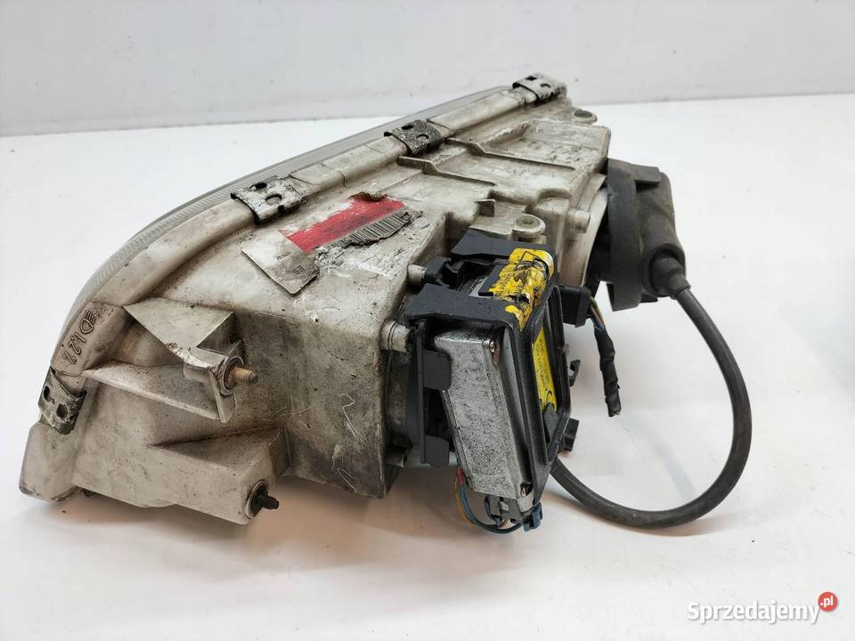 LAMPA PRZÓD PRAWA EU XENON LIFT 30899885 Volvo osobowe sprzedam