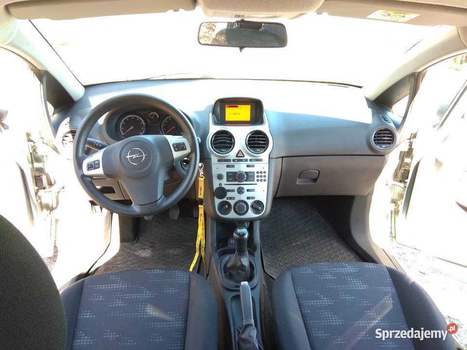 Opel Corsa D 2014 12 BenzLPG nieuszkodzony Pierwoszyno