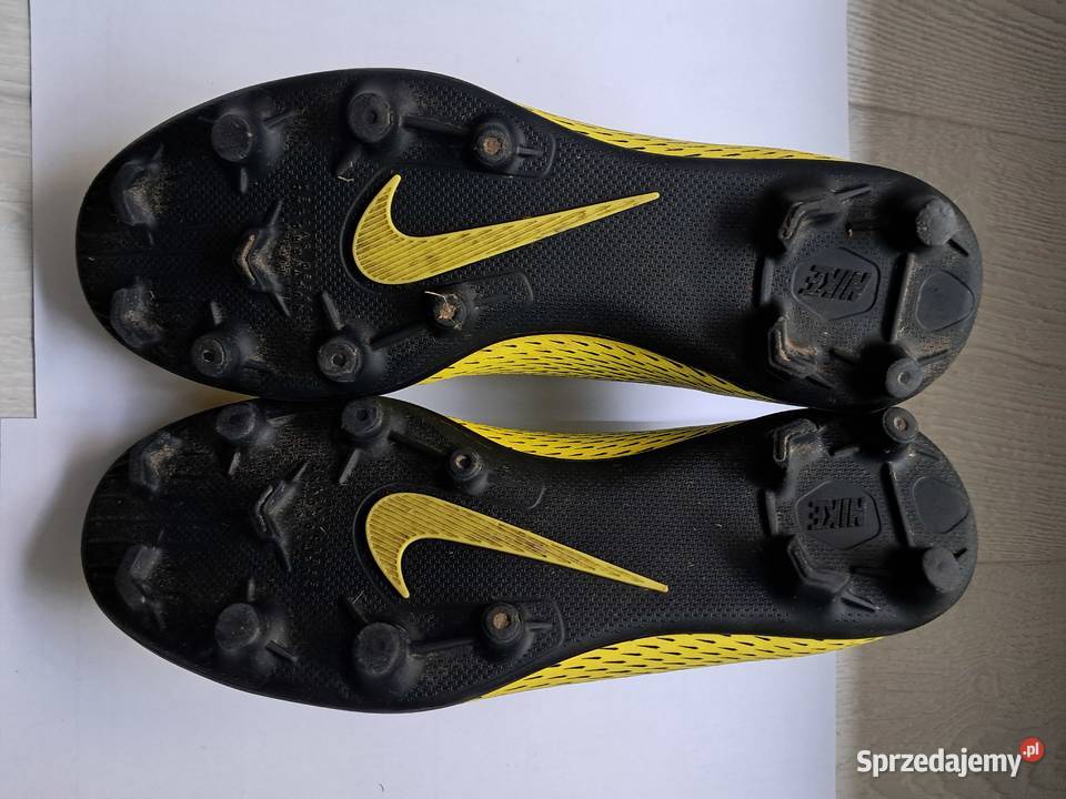 Buty treningowe korki NIKE Downshifter 9 40 Nowy Sącz