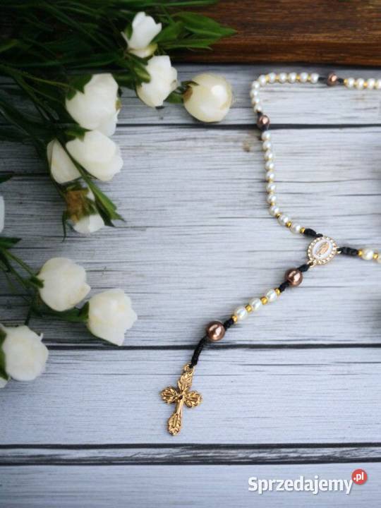 Ręcznie robiony różaniec z korali perłowych Sanok