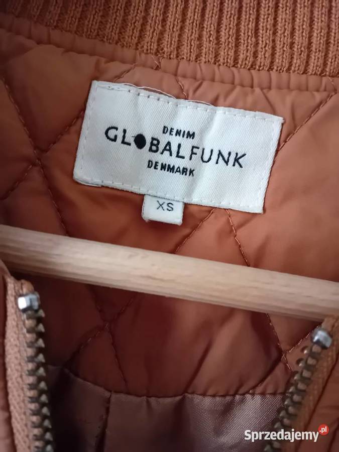 Kurtka bomberka pikowana