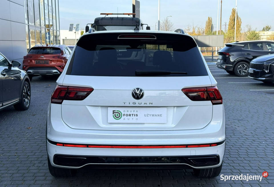 Volkswagen Tiguan 15 TSI RLINE serwisowany w ASO kurtyny powietrzne