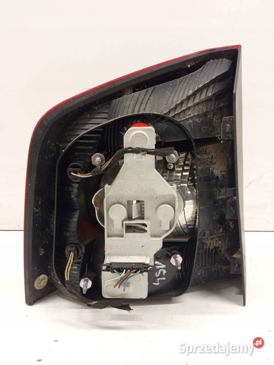 LAMPA TYŁ PRAWA KOMBI LIFT Skoda Octavia II Rok produkcji 2009 świętokrzyskie