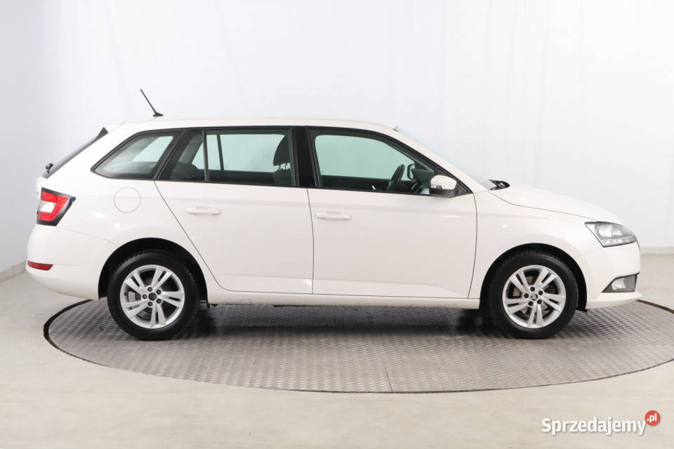 Skoda Fabia 10 TSI światła do jazdy dziennej Zabrze