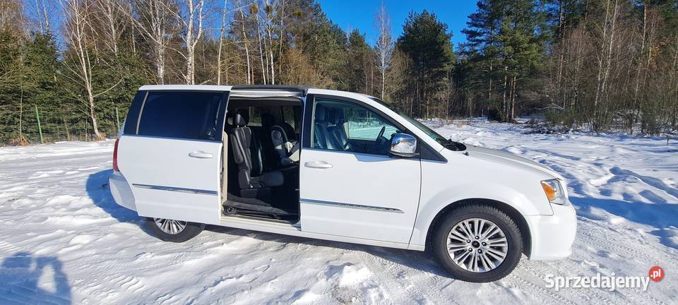 CHRYSLER TOWN AND COUNTRY 2015 BENZYNA LPG automatyczna Grabówka