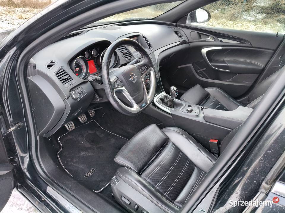 Opel Insignia OPC 4x4 28 V6 325 ze Szwajcarii