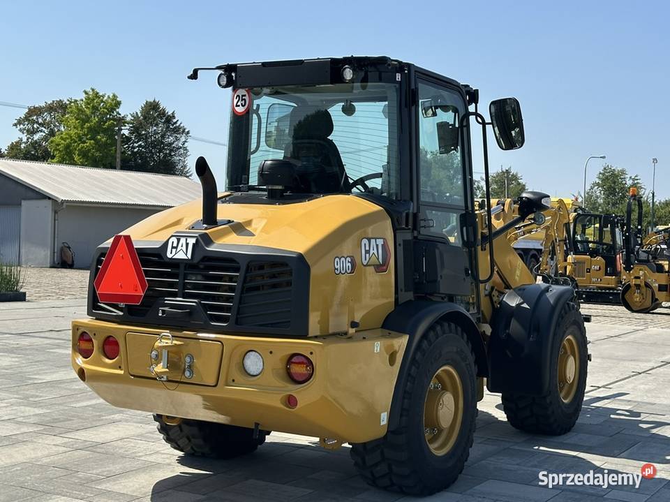 ŁADOWARKA KOŁOWA MARKI CATERPILLAR 906 Rok produkcji 2025