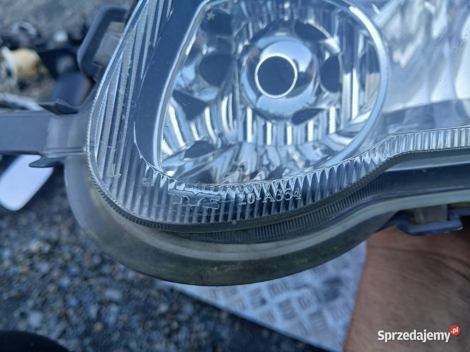 Lampa lewa przód przednia Toyota Yaris I lift EU Części samochodowe Radłów