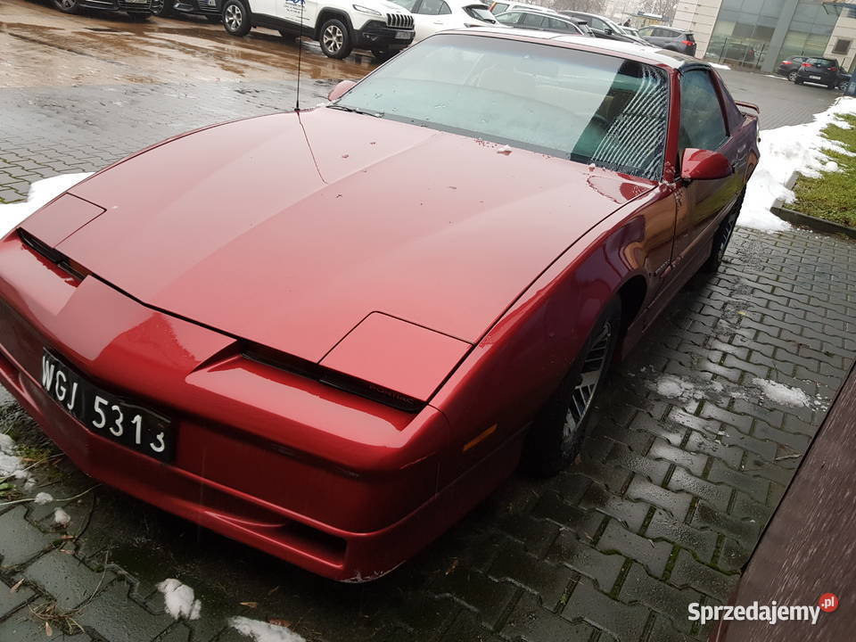 Syndyk sprzeda samochód marki Pontiac Firebird nieuszkodzony Warszawa