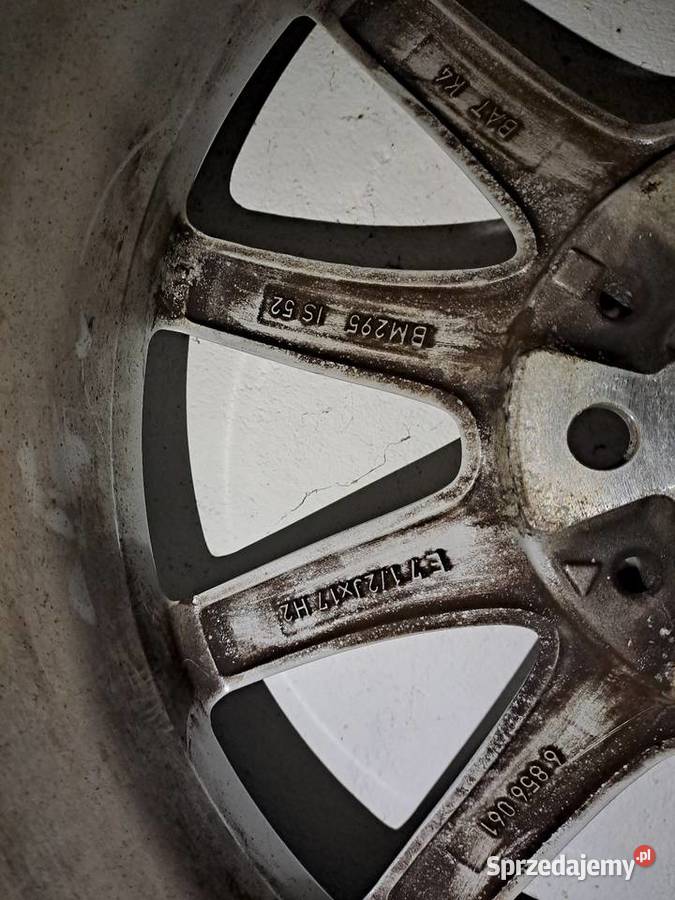 Opony zimowe na alu felgach BMW X1 sprzedam