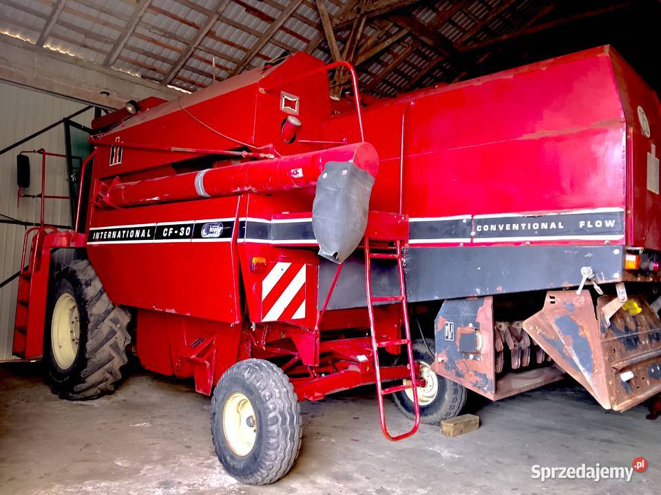 Kombajn INTERNATIONAL CF30 Jeziorsko
