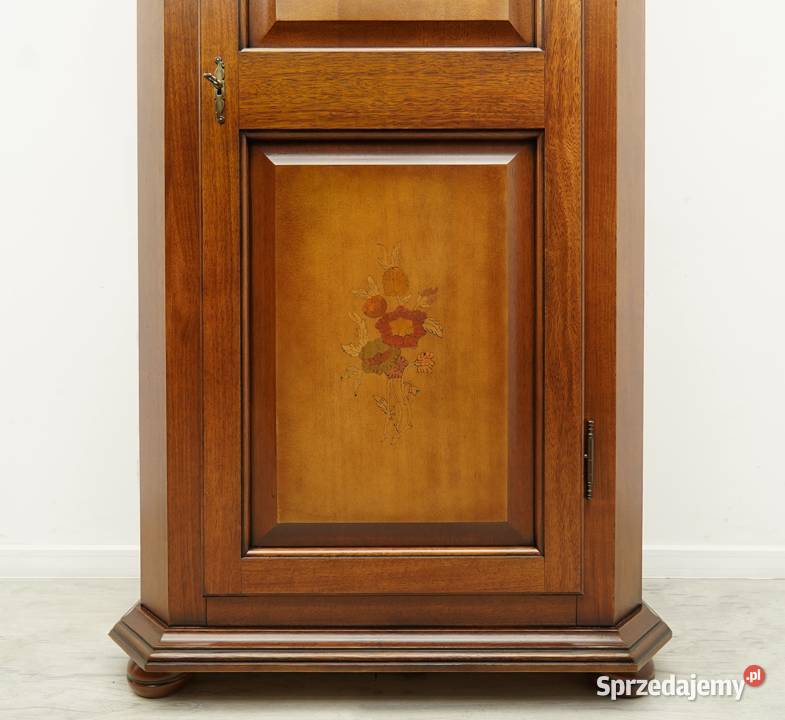 Stylowa intarsjowana szafa z kwiatowym motywem