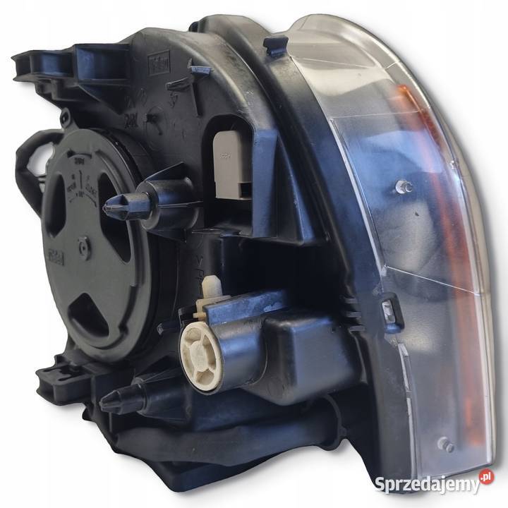 LAMPA PRAWA Volvo XC90 prawy przód przednia lubelskie Chełm