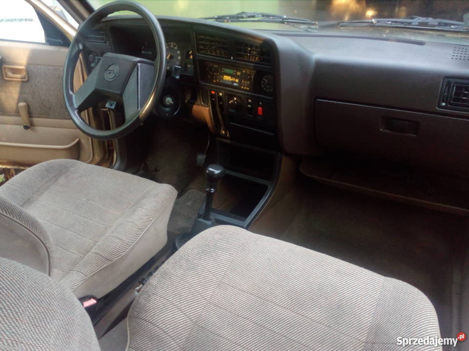 Opel Ascona 16 1986r 2d coupe Klasyk 256000km Łódź