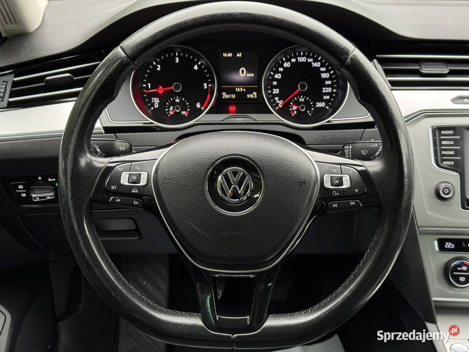 Volkswagen Passat B8 16 TDI 120 2015 r Bogate Passat Raków