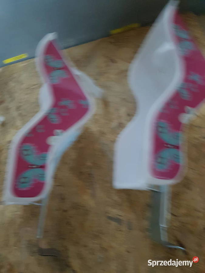 FOTELIK rowerowy lalki wzór kwiatki białyRóż Głogowa