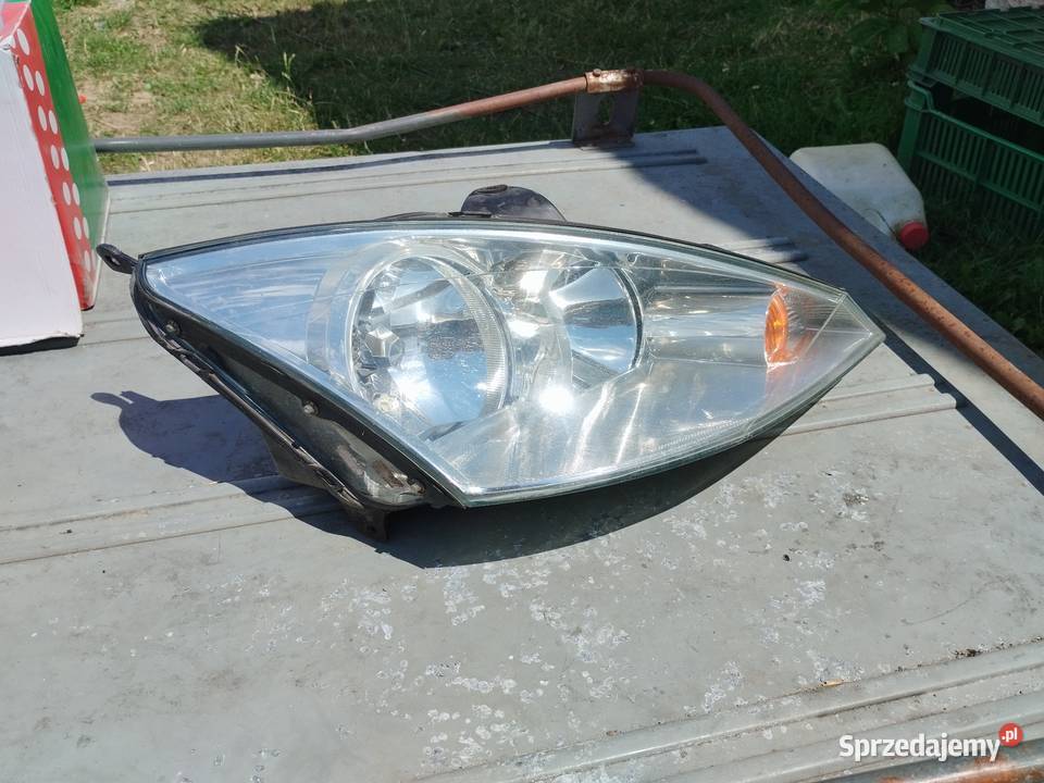 Lampy przód lewa prawa Ford Focus MK1 osobowe Szubin