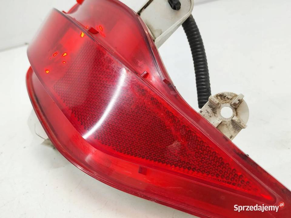 LAMPA TYŁ W ZDERZAK PRAWA SEDAN T27 Toyota Rok produkcji 2013 Lampy tylne