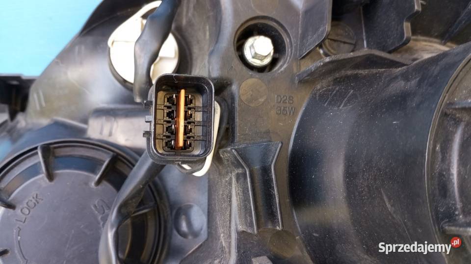 LAMPA PRAWY PRZÓD EU XENON RENAULT KOLEOS I 2008 Lampy przednie Nowy Tomyśl