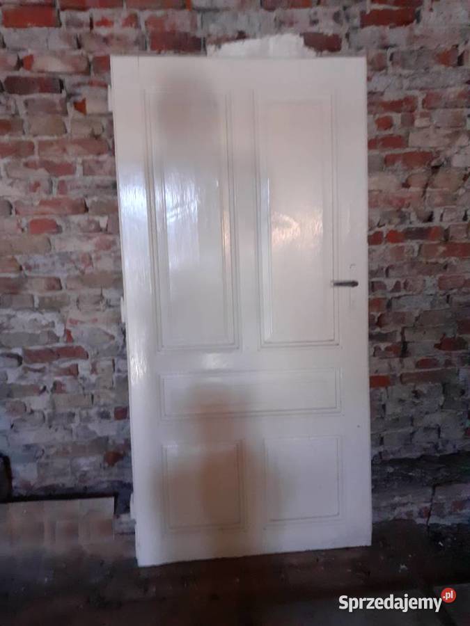 stare drewniane drzwi