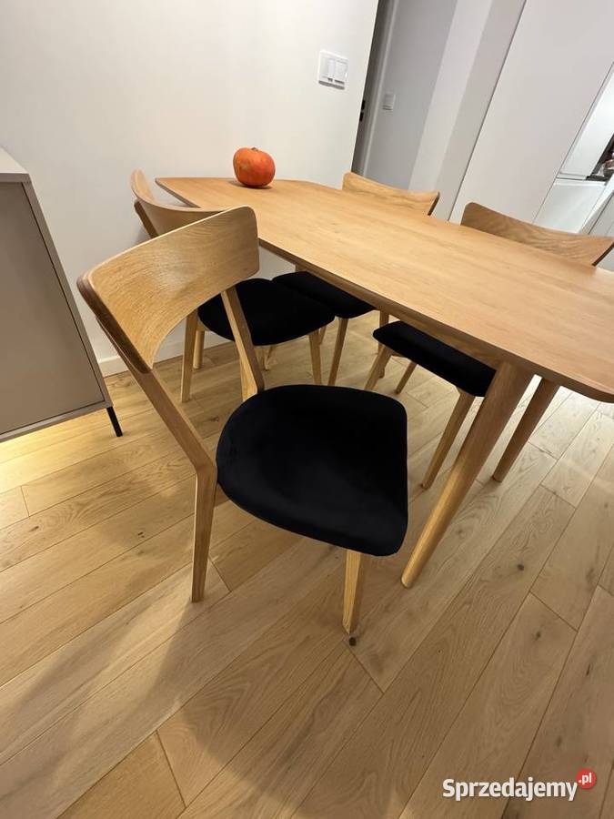 4osobowy stół z krzesłami