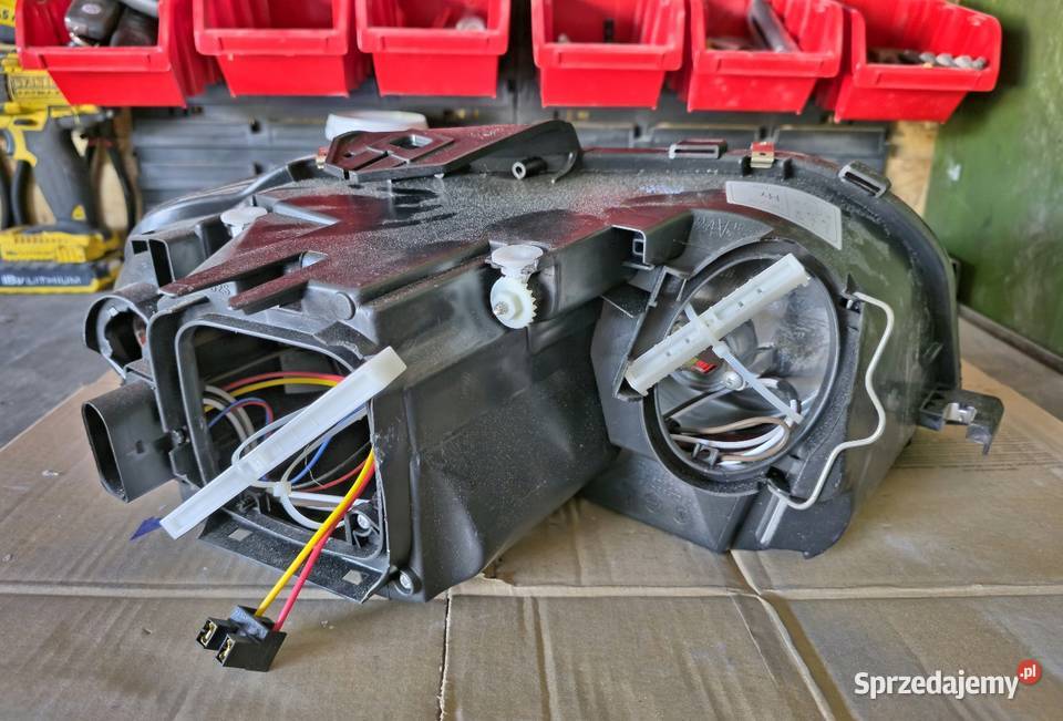 Lampa przednia lewa Audi A3 8P Klępicz