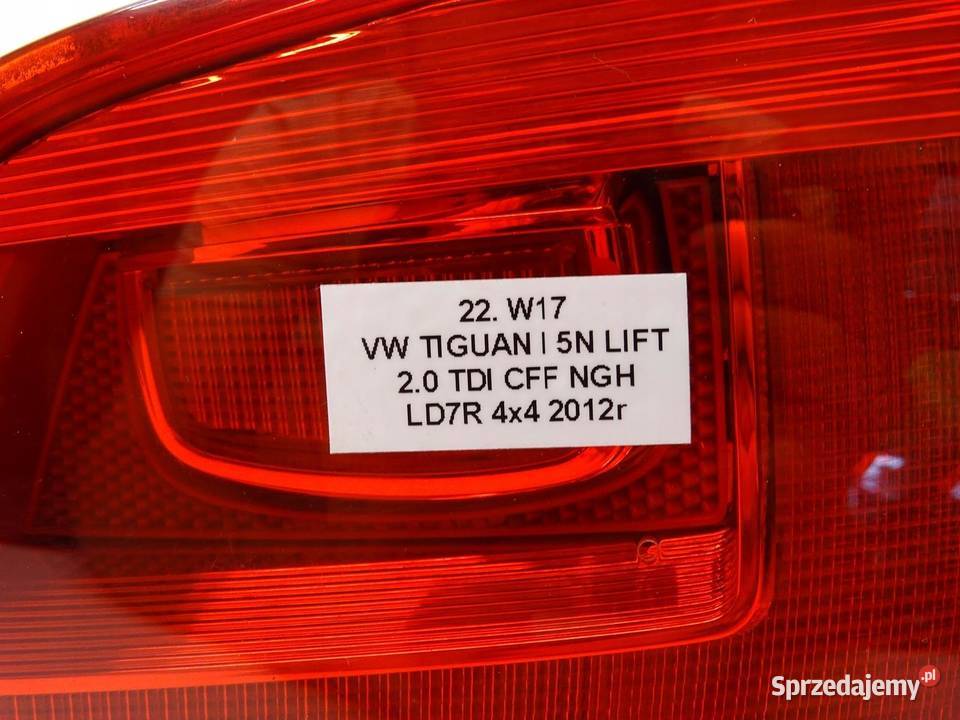 LAMPA PRAWA PRAWY TYŁ TYLNA W KLAPE VW TIGUAN I osobowe