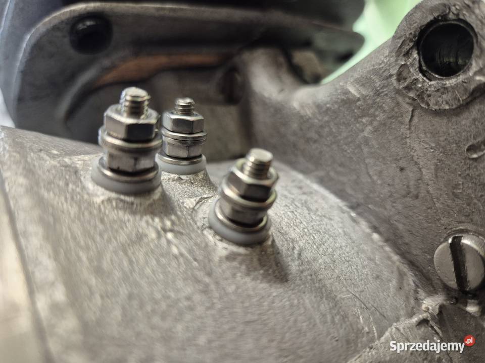 WSK WFM 125 komplet izolatorow karterów nowy Chełm sprzedam