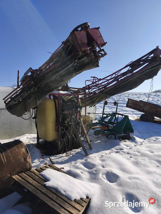 Opryskiwacz z pomocniczym strumieniem powietrza Ujkowice