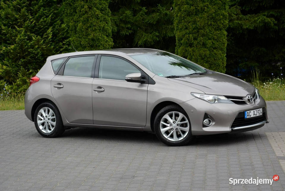 Toyota Auris Executive Navi Ledy Kamera Park Auris Ostrów Mazowiecka